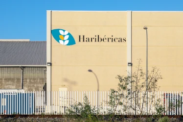 Imagen de la fachada de la fabrica de Haribericas